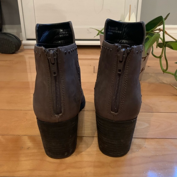 Aerosoles grey bootie - Picture 4 of 6